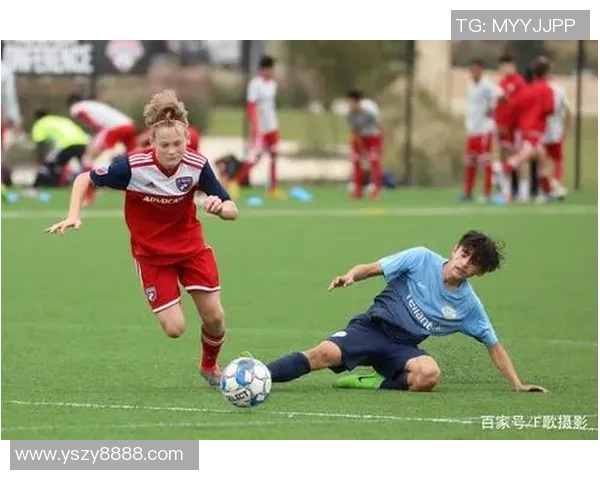 《足球球星大揭秘：趣味问答挑战赛，谁能脱颖而出》