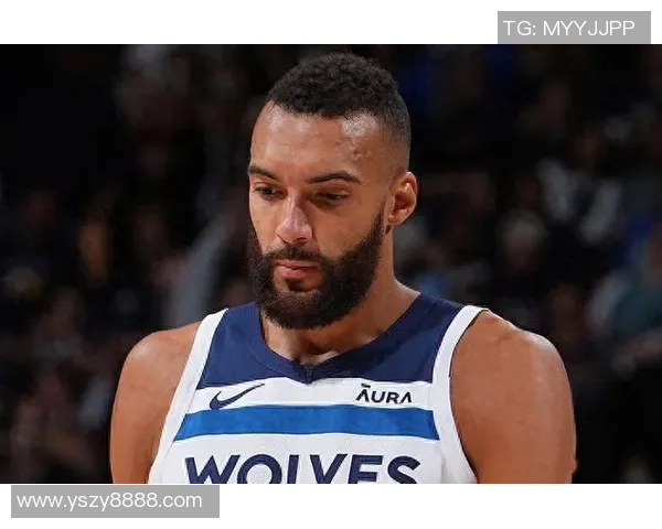 全球足坛巨星招募战开启各大俱乐部激烈争夺顶级球员的黄金时代